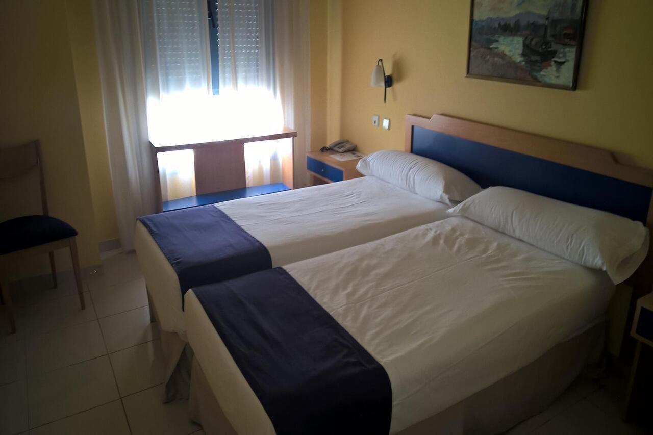 Hotel Villa De Pinto Extérieur photo