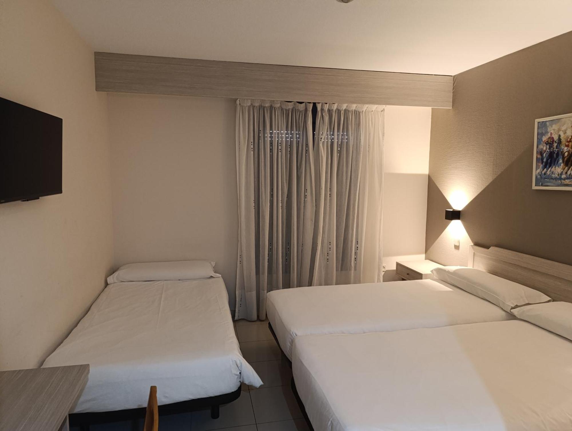 Hotel Villa De Pinto Extérieur photo