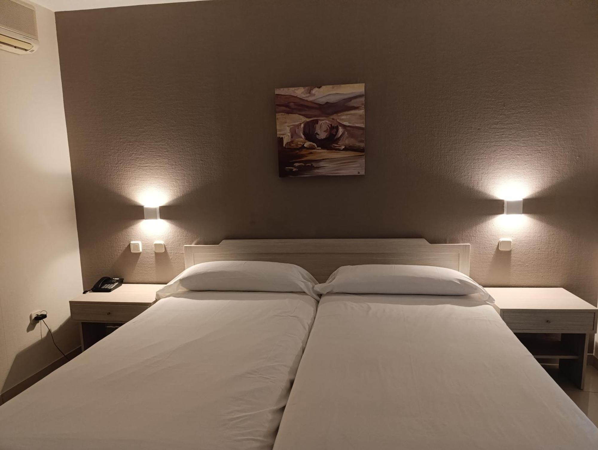 Hotel Villa De Pinto Extérieur photo